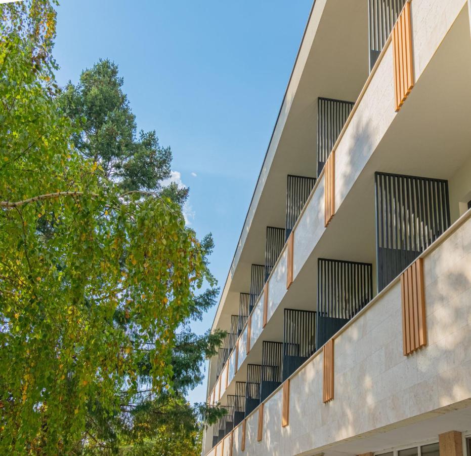 Hotel Osetia Garden Momchilgrad Exterior foto